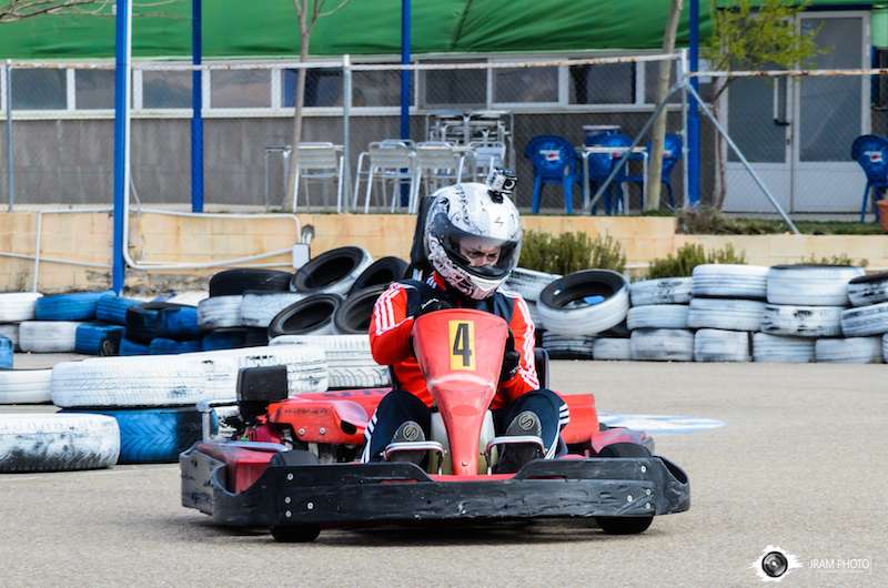 Alexx gana su primera carrera de alquiler de karting