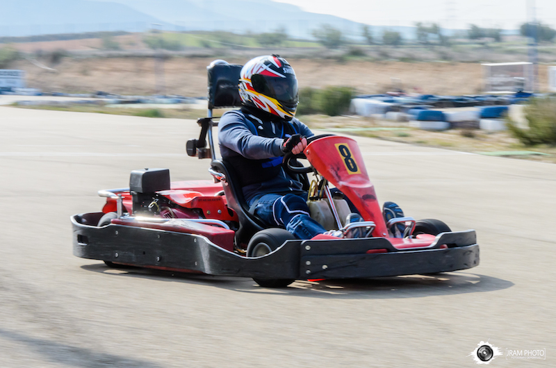 Alexx gana su primera carrera de alquiler de karting